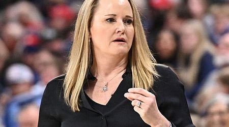 Sparks hire Utah's Lynne Roberts as new head coach