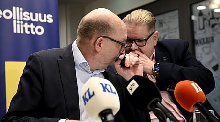 Two Finnish unions issue strike warning to technology industry