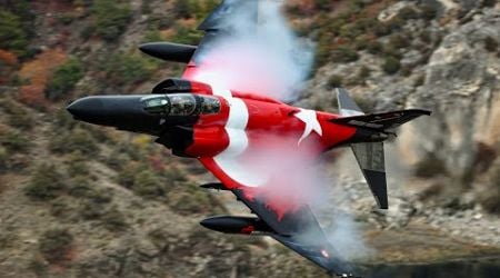 INCREDIBLE LOW FLYING DISPLAY OF F-4 PHANTOMS AT TURKEY&#39;S MACH LOOP