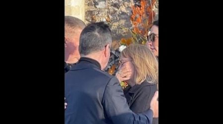 Simon Cowell comforts Liam Payne&#39;s parents at funeral