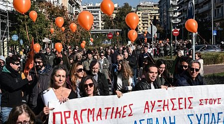 Thousands in Greece strike to protest soaring living costs