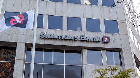 Simmons First National Stock: Loan Growth To Push Up Earnings Next Year, Downgrade (SFNC)