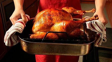 6 Ways People Screw Up the Turkey on Thanksgiving, According to an Expert