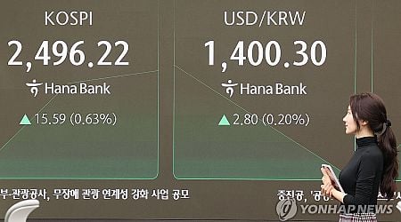 Seoul shares up sharply late Fri. morning on strong chip, battery shares