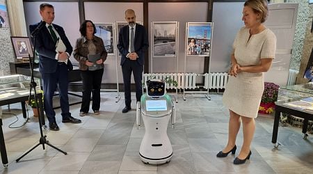 Varna Library Presents Bulgaria's First Humanoid Robot in Public Library