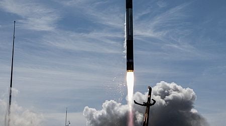 Rocket Lab launches two Electrons within 24 hours