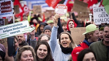 Thousands demonstrate in The Hague against education cuts