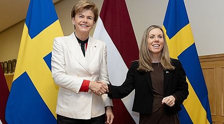 Latvian and Swedish ministers compare notes in Riga