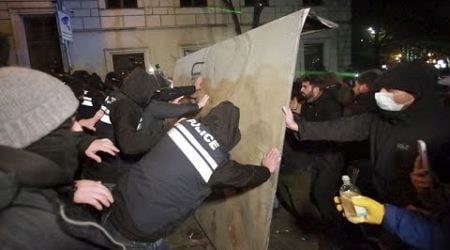 Thousands of Georgians march in Tbilisi to protest against suspension of EU bid