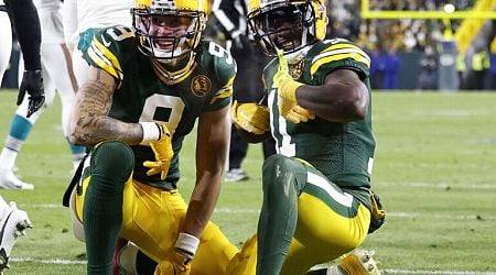 Love, Reed lead Packers past Dolphins to cap Thanksgiving slate