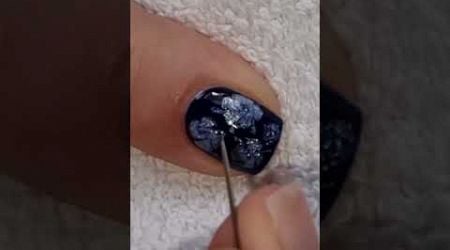 Icy Flower Nail Art | Winter Glitter Nails | #naildesign