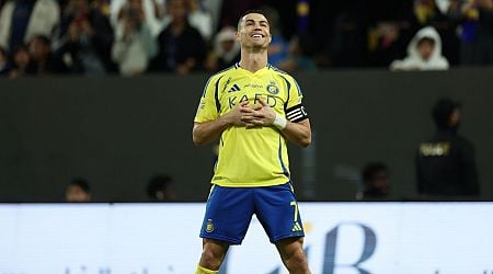 Cristiano Ronaldo's brace keeps Al Nassr's title hopes alive