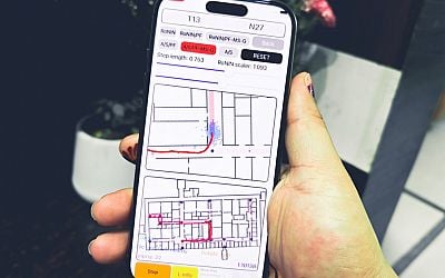 How two apps are turning smartphones into navigation devices for the blind