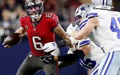 Bucs surrender control of playoff fate with SNF loss to Cowboys