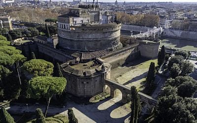 Italy, Vatican restore secret papal walkway