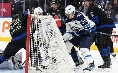 Scheifele shines against Leafs