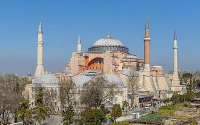 Hellenic Air Force cadets detained and deported after posing with Greek flag in front of Hagia Sophia