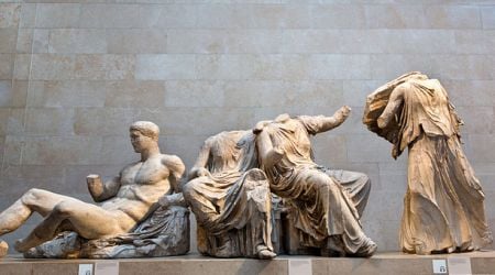 Starmer meets Greek prime minister amid reports of deal to return Parthenon Marbles