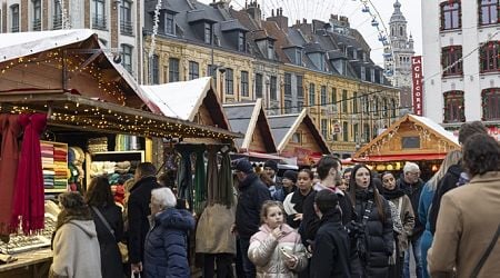 European consumers show restraint as Christmas shopping season kicks off