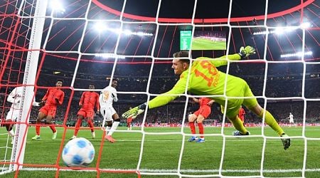 Leverkusen keep Cup title defence alive with win over 10-man Bayern