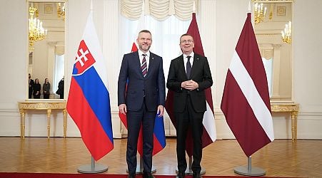 Presidents of Latvia and Slovakia speak to the press