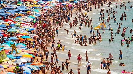 UK tourists in Spain warned over new 'hug scam' which will cost them 'thousands'