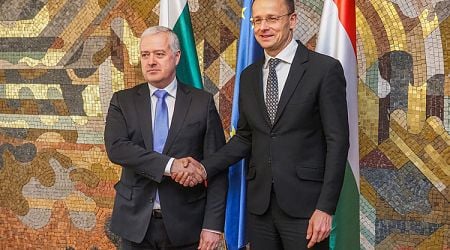 Foreign Minister Kondov Meets with Hungarian Counterpart Peter Szijjarto