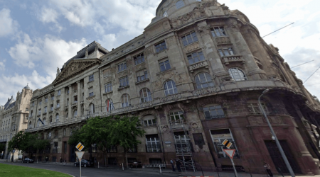 Historical Budapest palace close to Chain Bridge can be sold in no time