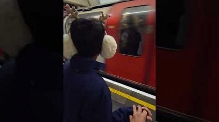 London Underground Jubilee Line #unitedkingdom #christmas #viralvideo #viralshorts #youtubeshorts