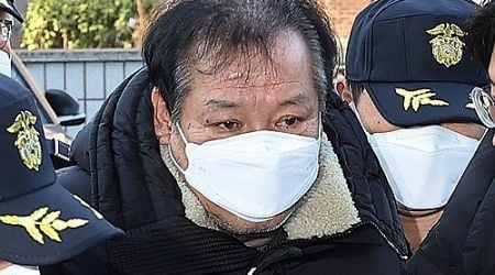 (LEAD) Court denies arrest warrant for shaman with alleged ties to Yoon