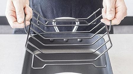 Amazon roasting tin that's 'perfect size for a turkey' and 'will last years'