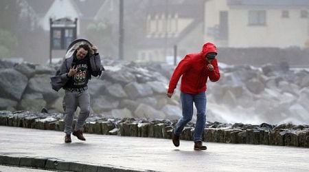 Status yellow wind warning for eight counties ahead of wintry showers bringing the possibility of sleet and snow