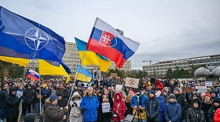 News digest: Thousands took to streets in protest of Fico's Moscow trip