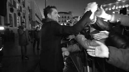 David Bisbal en la PUERTA DEL SOL Feliz Navidad