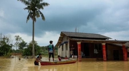 Floods hit Raub and Lipis, 22 people evacuated to relief centres after continuous rain