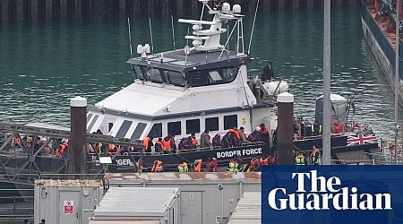 France rescues 107 people trying to cross to UK on Christmas Day