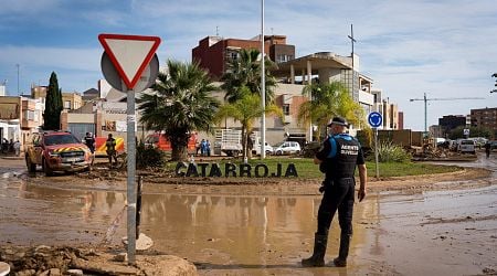 Wife of missing DANA victim searches for local who took last known photo of her husband as he clung onto pole during deadly Valencia floods