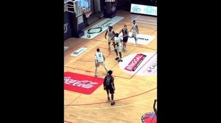 Quentin Serron with 18 Points vs. Kangoeroes Basket Mechelen