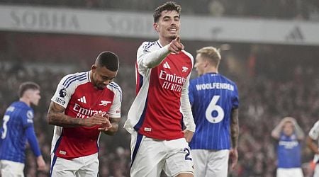 Arsenal move up to second in the Premier League with a 1-0 win over Ipswich