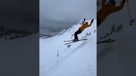 IL SKI ET FAIT UNE FIGURE DU DEMON #laplagne #ski #chamonix #dangerous#courchevel#winter#mountain