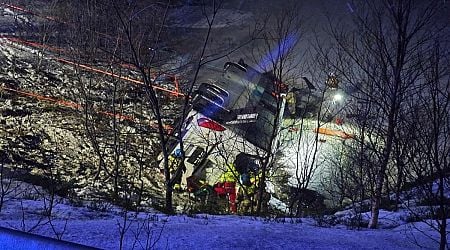 3 killed 4 injured after bus carrying foreign tourists plunges into lake in Norway