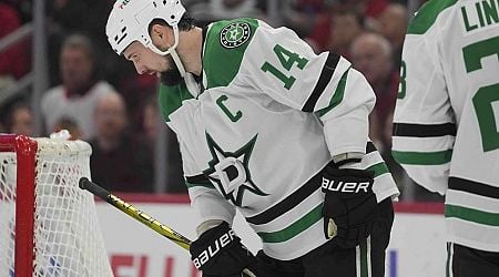 Matt Duchene and Jamie Benn lead the Stars past the Blackhawks 5-1