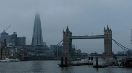 Central London shrouded in fog as UK air travel disrupted | AFP