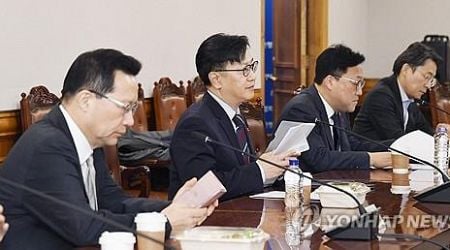 Top economic officials say acting President Han's impeachment increased market volatility