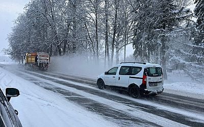 Snow and ice on roads throughout Latvia Friday morning