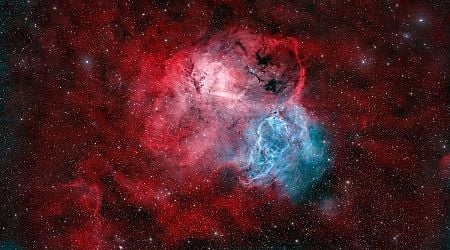 Astrophotographer captures colorful portrait of the Lion Nebula in a glowing field of hydrogen gas