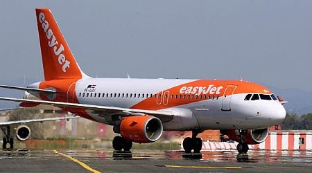 EasyJet emergency lands teen threatens crew, tries to open door mid-air over young girl's coughing