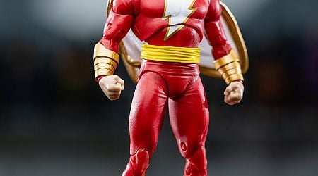 DC Direct Page Punchers Shazam In-Hand Figure Images