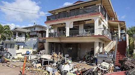 A fireworks explosion in the Honolulu area has killed 3 people and injured at least 20