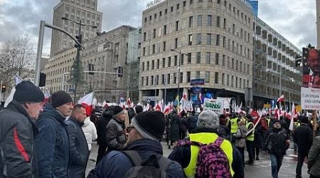 Polish farmers take to the streets in protest ahead of EU presidency Gala